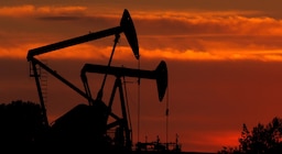 El petróleo acumula su mayor avance semanal en meses por los conflictos en Ucrania y Medio Oriente