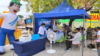La Superintentencia de Administración Tributaria atendió a 15,362 contribuyentes guatemaltecos con jornadas móviles entre enero y mayo de 2026