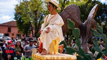 Indígenas tzotziles y tzeltales veneran