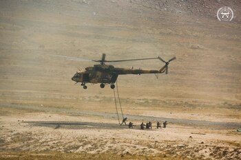 Militares del Ejército afgano