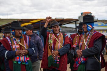 Miembros del grupo izquierdista "Ponchos