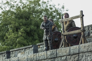 El legado violento, las leyendas