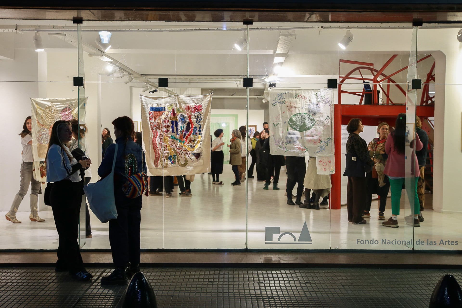 “Oda al Ñandutí”: tres artistas y el viaje del tradicional encaje guaraní hacia lenguajes contemporáneos