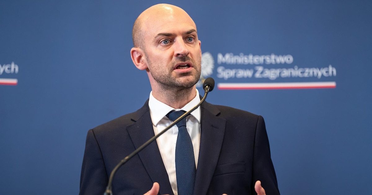 Photo: infobae.com France Expels Two Iranian Diplomats Over Tehran Assault on French Officials