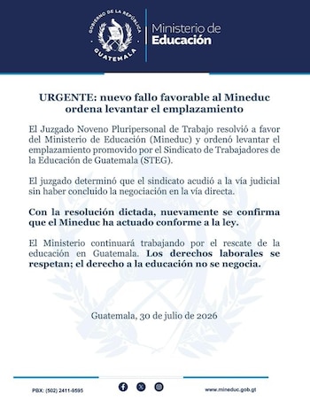 Documento oficial del Ministerio de Educación de Guatemala con titular sobre fallo judicial favorable y levantamiento de emplazamiento, incluye fecha y contactos