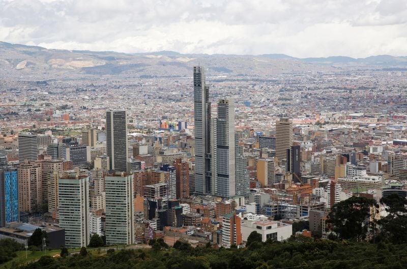 En Bogotá sube más el salario que en Londres, pero el costo de vida no deja que los trabajadores lo disfruten: revelan cifras preocupantes