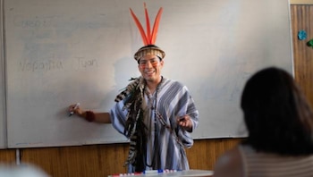 Lanzan becas para enseñar lenguas