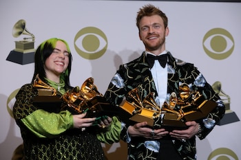 Finneas, educado en casa junto a Billie por padres actores, resalta el valor de la educación alternativa y cercana (REUTERS/Monica Almeida)