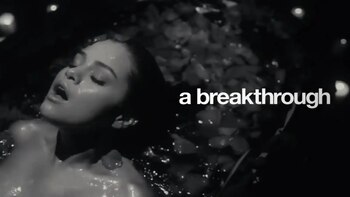 Actualmente Selena protagoniza las dos