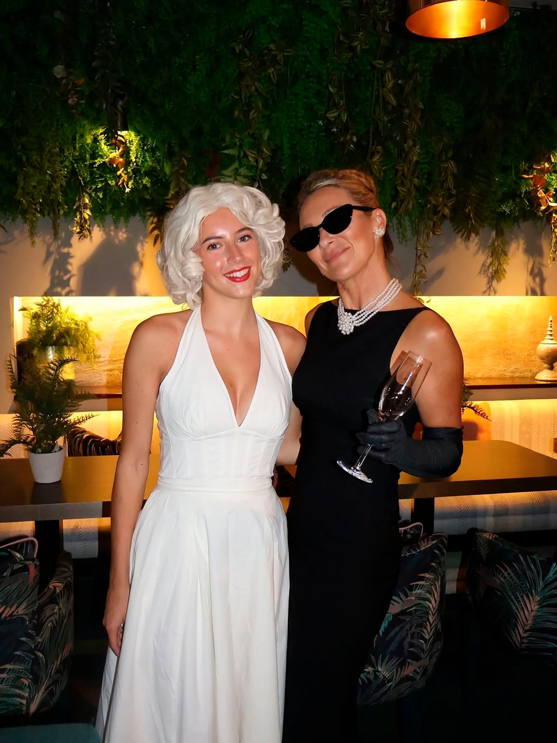 Emily Owen junto a su mamá, Louise, en su cumpleaños (Instagram / @louise_owen80)