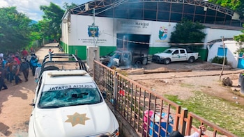 Quema de patrullas Quechultenango Guerrero operativos narcoboqueos