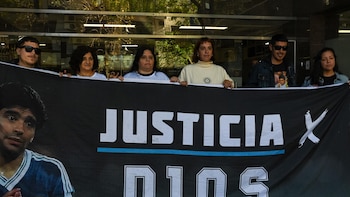 El juicio por la muerte de Maradona, alterado por una confusión con el historial médico