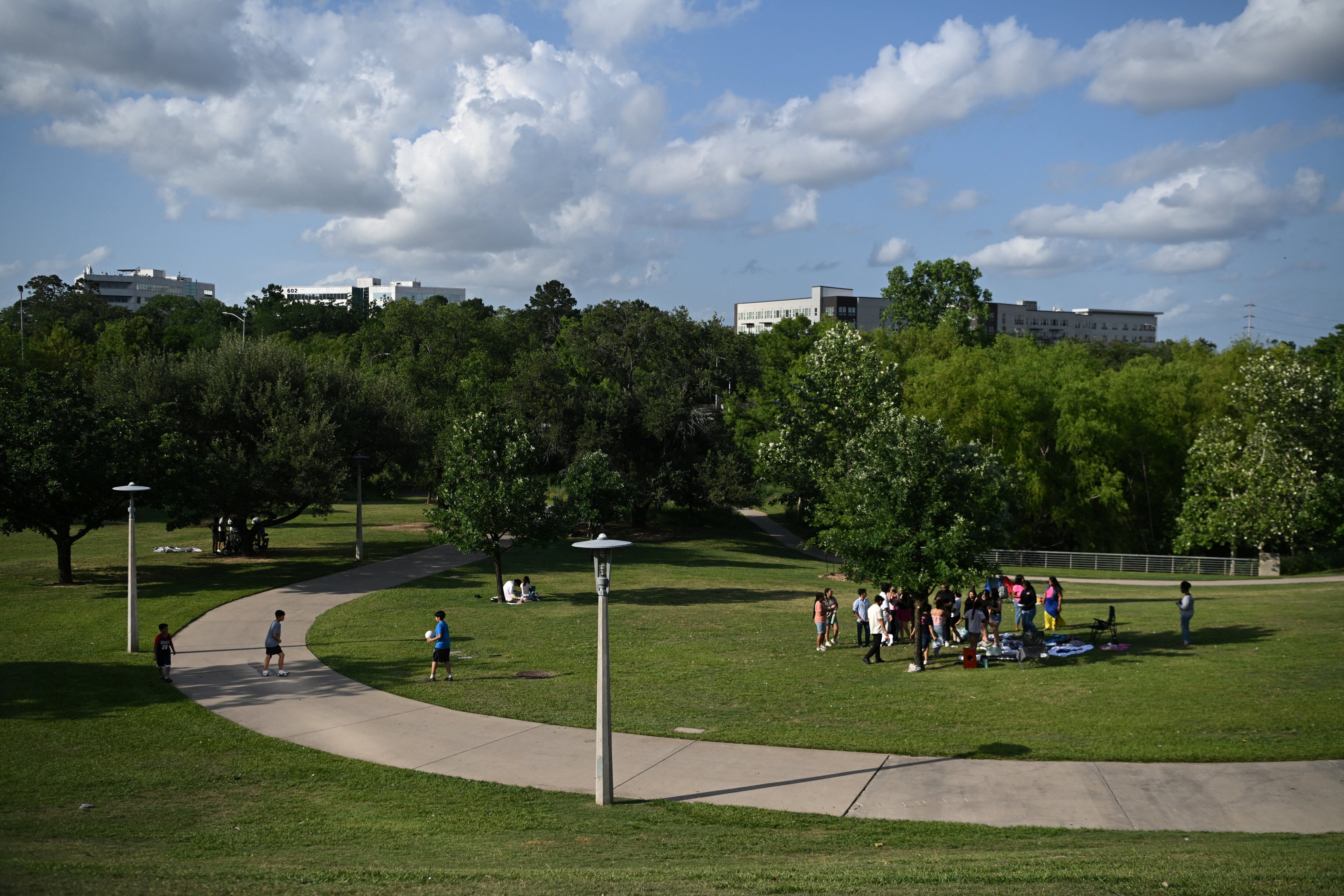 Las autoridades han descartado la presencia de un asesino serial en Houston, reafirmando que no existen pruebas que vinculen los hallazgos recientes a crímenes seriales. (REUTERS/Callaghan O