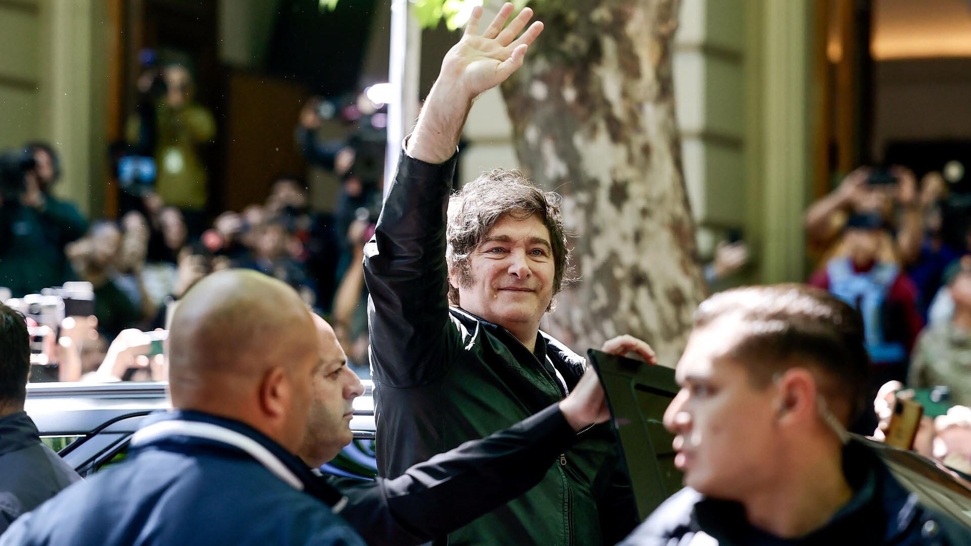 Javier Milei tendrá hoy su primer gesto de apertura y recibirá a los gobernadores para consensuar reformas