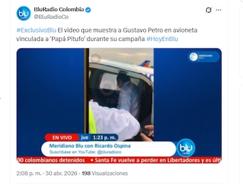El presidente Gustavo Petro viajó en una avioneta de alias Papá Pitufo en 2021, para desplazarse a Buenaventura - crédito captura de pantalla @BluRadioCo/X