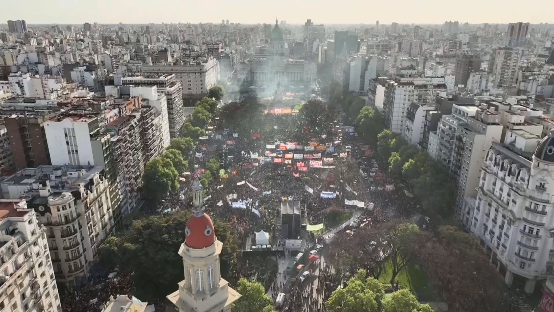 Las marchas universitarias han alcanzado una masividad que excede a la comunidad educativa