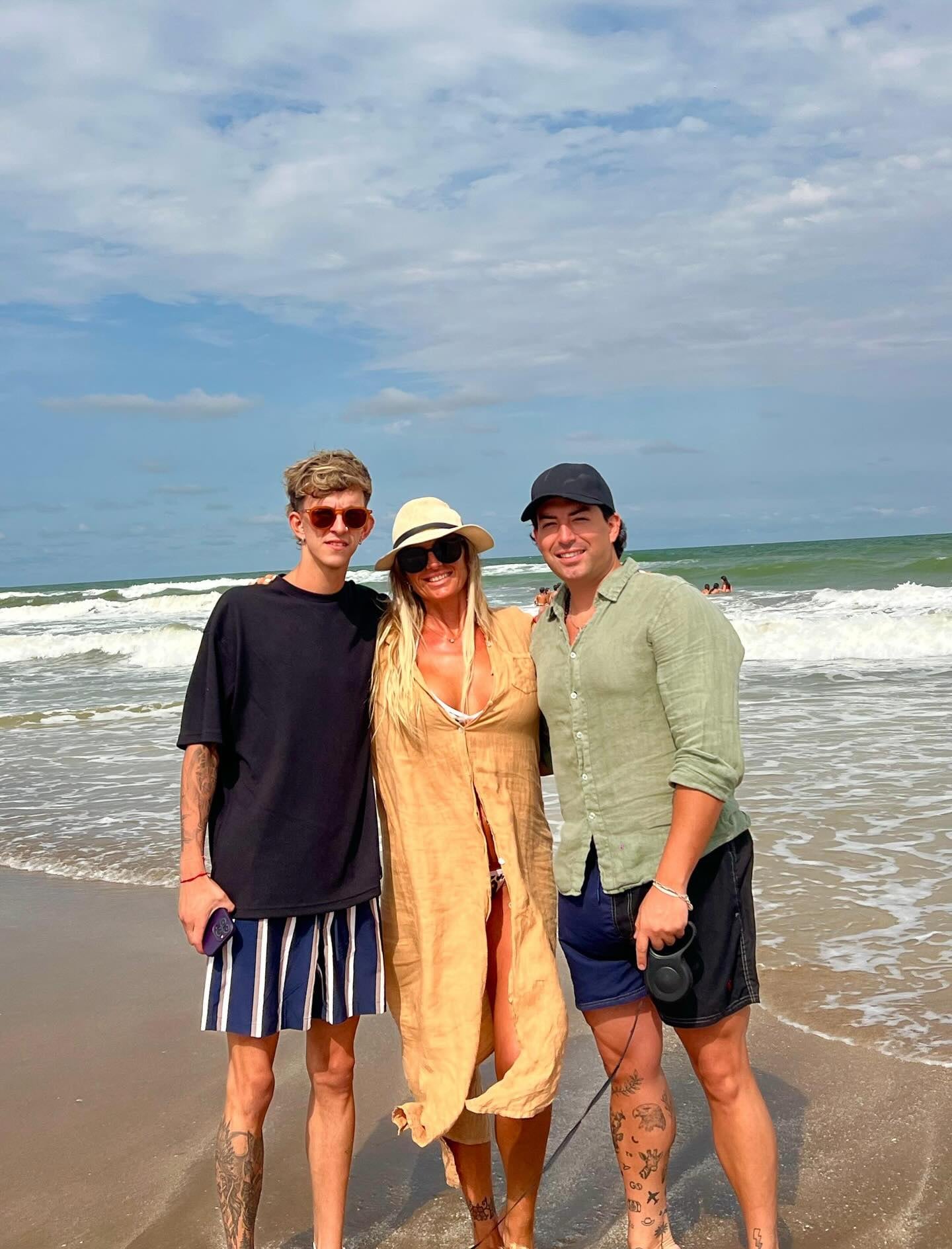 La flamante pareja de Andrés cuenta con dos hijos propios, Nazareno y Nahuel (Instagram)