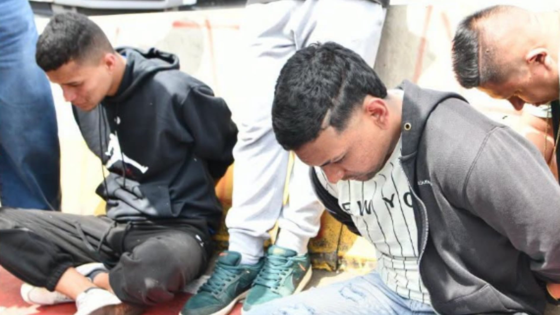 Dos de los tres delincuentes fueron detenidos. El restante se suicidó con su propia arma de un disparo en la cabeza - crédito Ministerio de Interior de Perú