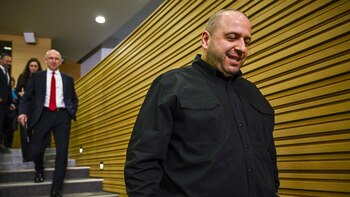 Zelenski recompone su delegación de