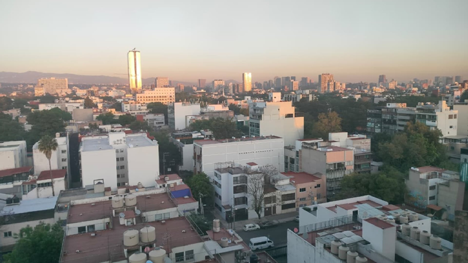 El Valle de México presenta un clima variable con mañanas frescas y tardes calurosas. (Foto: Jorge Contreras/Infobae México)