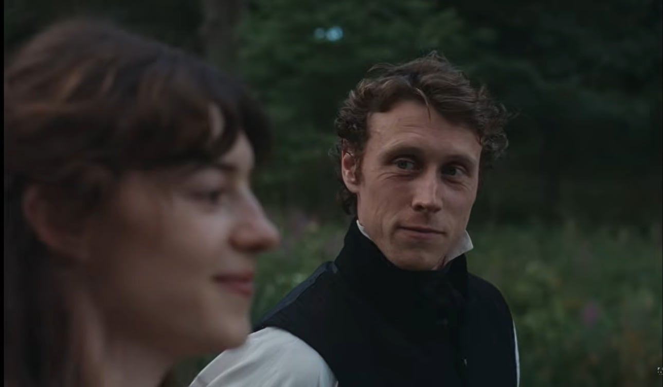 George MacKay también parte del elenco principal de “Sense and Sensibility”. (Captura de video)