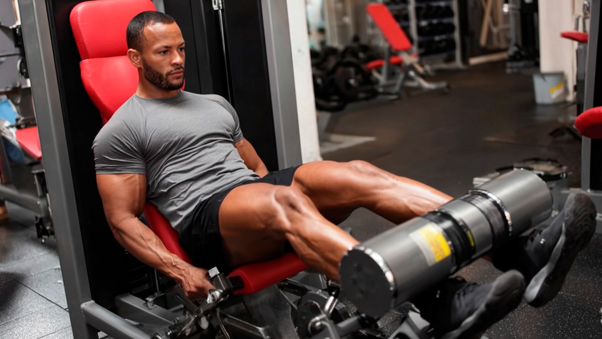 El entrenamiento de fuerza es esencial para fortalecer músculos, aumentar la densidad ósea y proteger las articulaciones (Imagen Ilustrativa Infobae)