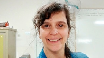 Sabrina tiene 45 años y