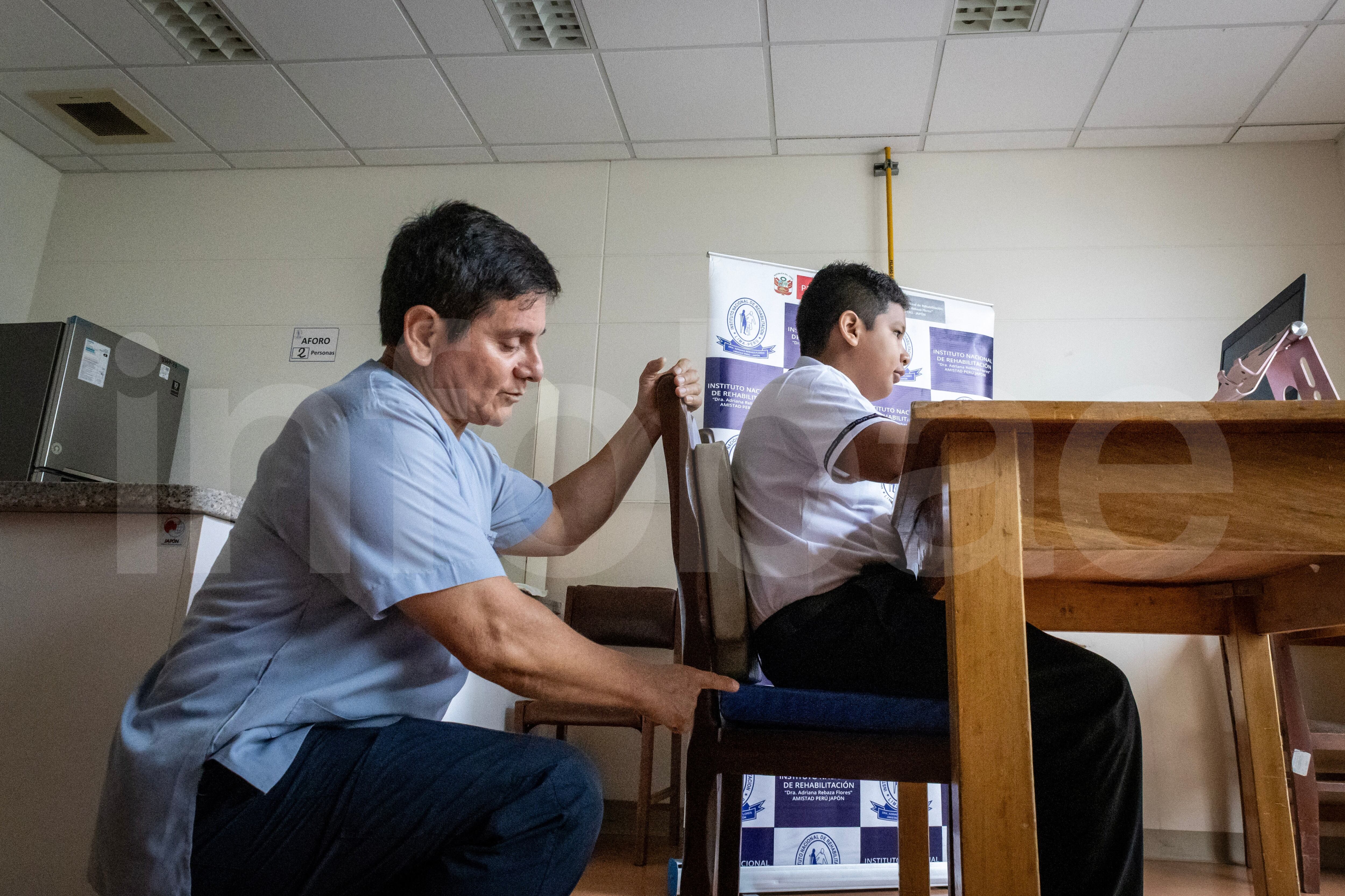 Es fundamental elegir una mochila con buen soporte y los zapatos en la talla adecuada para que no sea incomodo al realizar las actividades.