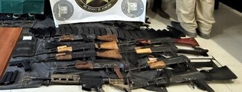 Armas decomisadas. (@fgjesonora)
