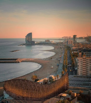 La Barceloneta, Barcelona. (Santiago Aguilera/Google