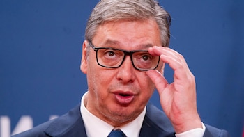 El presidente de Serbia disuelve el Parlamento y convoca elecciones legislativas el 25 de octubre