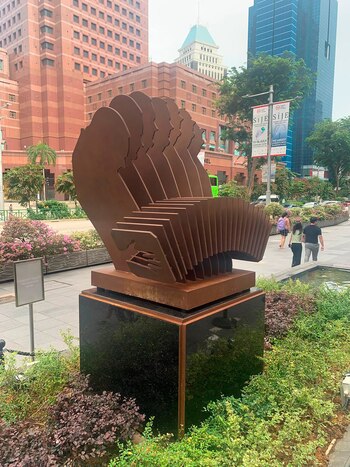 La escultura en honor a