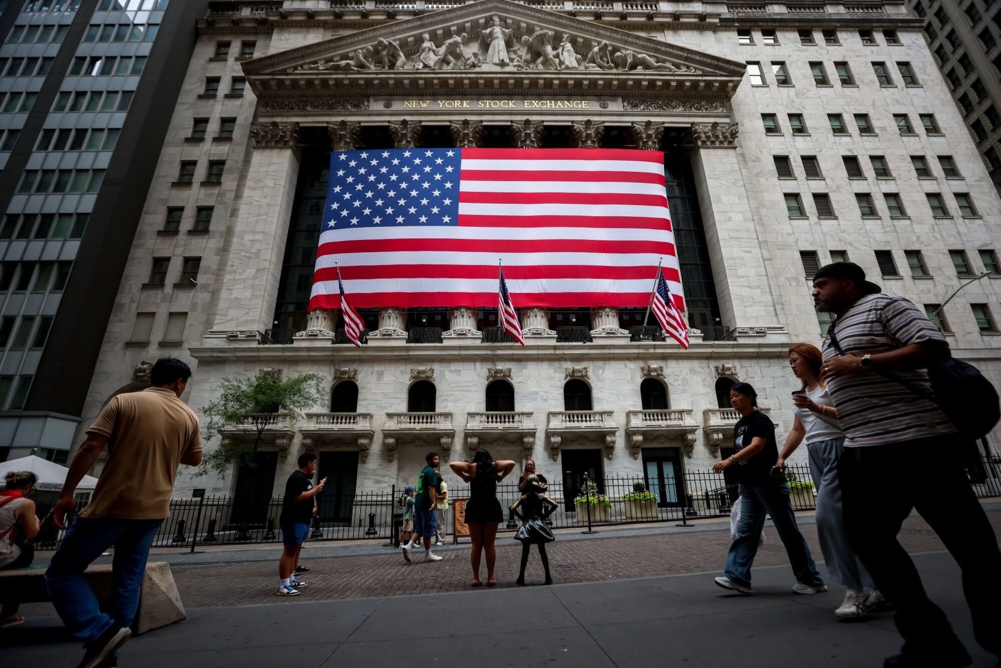 Wall Street se entusiasma por las fusiones bancarias (Bloomberg)