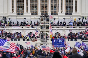 Trump firmó un indulto general