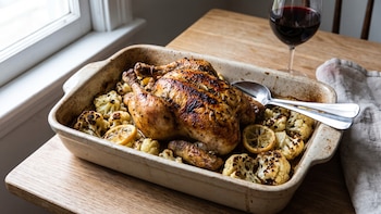 Receta de pollo al horno con coliflor, rápida y fácil