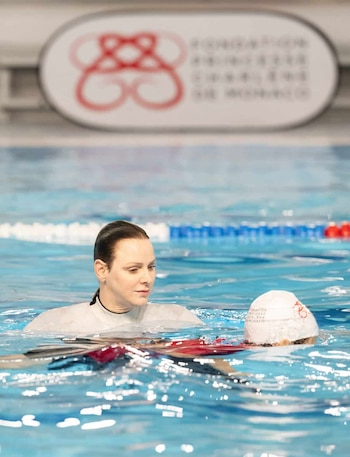 La princesa Charlene organizó talleres de prevención de ahogamientos con su fundación en abril de 2023. (Eric Mathon/Palacio Principesco)
