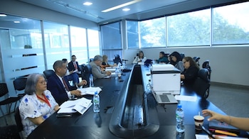 La Comisión de la Mujer, la Niñez, la Juventud y la Familia analiza el proyecto de ley 570 en la Asamblea Nacional. Tomada de la Asamblea Nacional