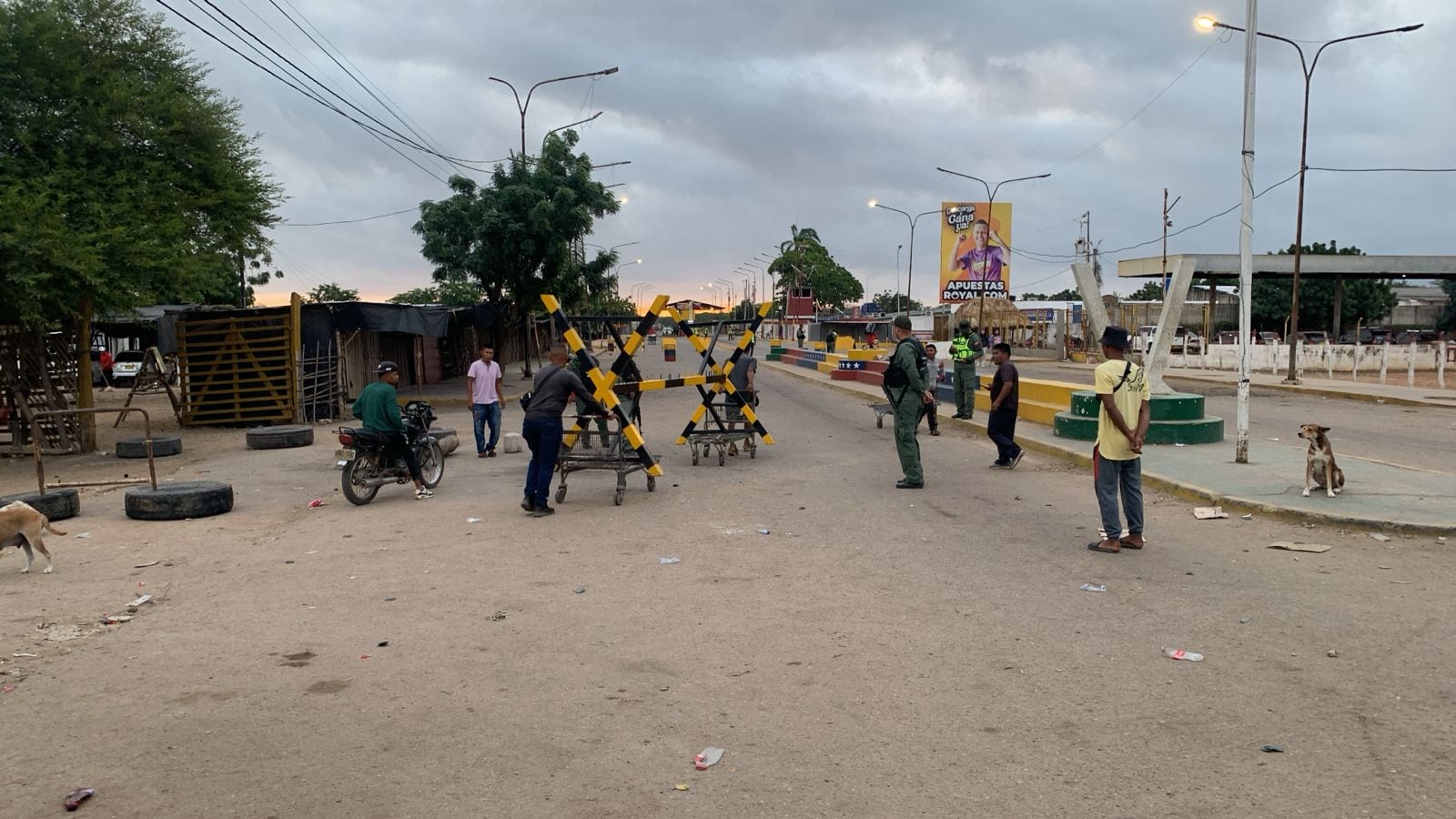 Un grupo intentó cruzar de forma irregular hacia Colombia, pero las autoridades evitaron el paso y reforzaron la seguridad en la zona - crédito @MigracionCol / X