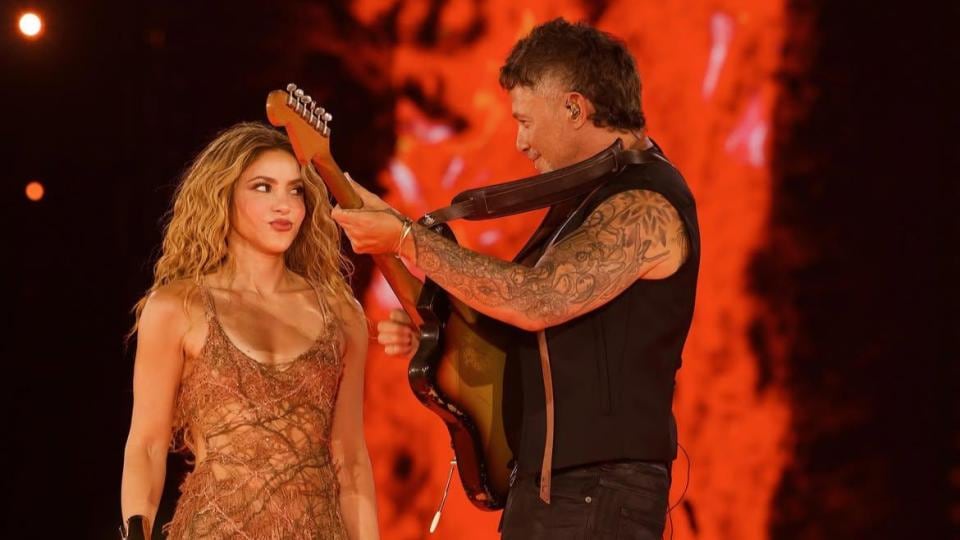 Alejandro Sanz se sumó como invitado sorpresa al cuarto concierto de Shakira en Madrid para interpretar el éxito