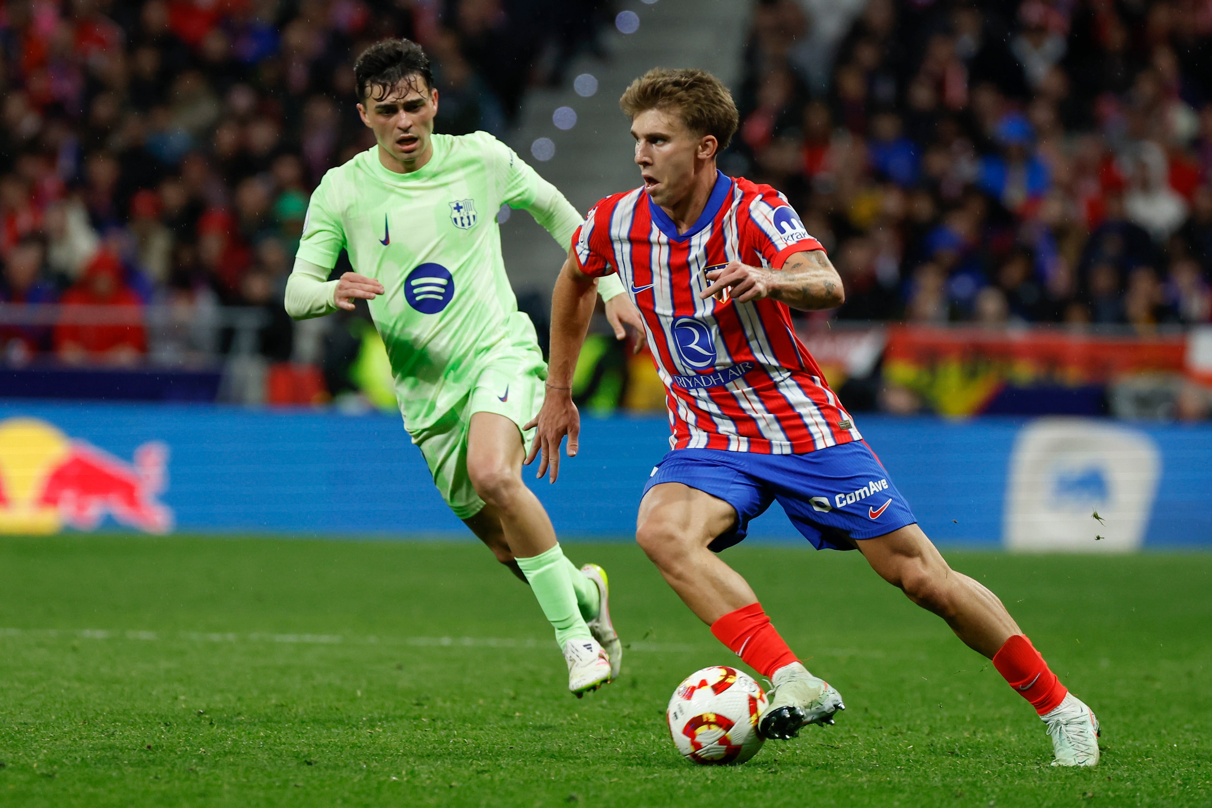 Un partido entre el Atlético de Madrid y el FC Barcelona (EFE / Chema Moya)