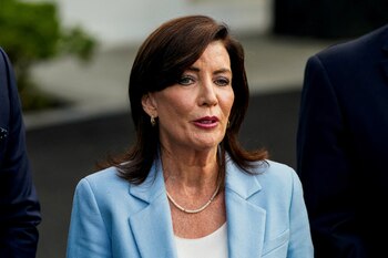 Kathy Hochul, gobernadora de Nueva