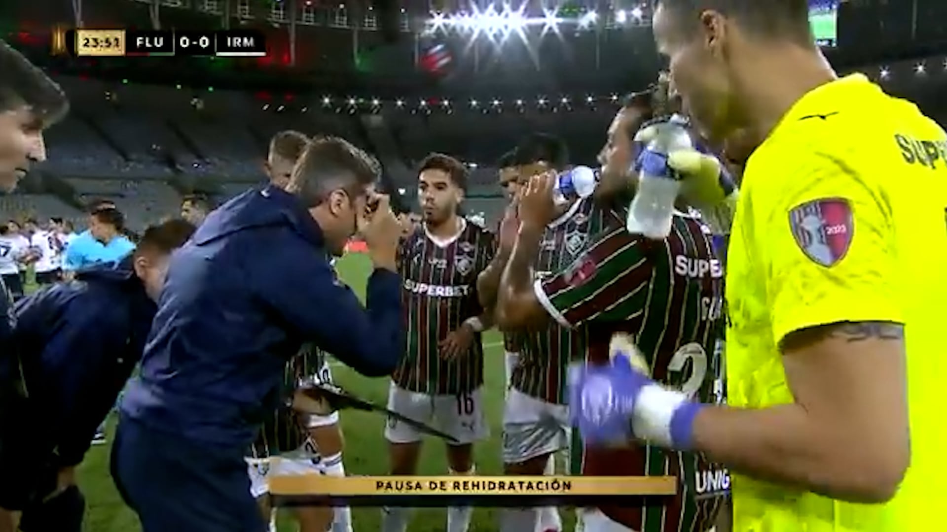 Zubeldía apuntó contra los jugadores durante el duelo ante Independiente Rivadavia