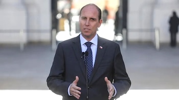Ministro chileno por parentesco de su esposa con conductor detenido por manejar a 264 km/h: “No tengo cercanía”