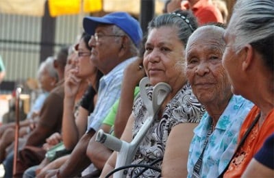 La edad mínima para acceder a la pensión en Colombia es de 57 años para mujeres y 62 años para hombres, según la Ley 100 de 1993 - crédito Colprensa