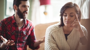 Un psicólogo explica el motivo por el que las personas inteligentes pierden siempre las discusiones: “Tener razón es una trampa”