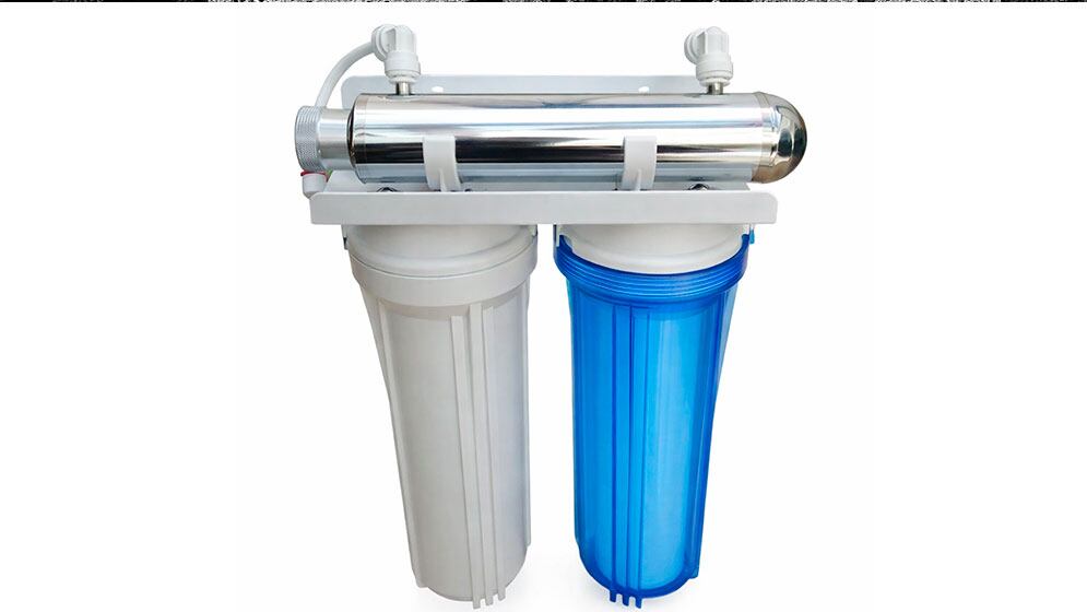 El dispositivo experimental del CONICET apunta a remover micro y nanoplásticos del agua potable en el hogar (CONICET)