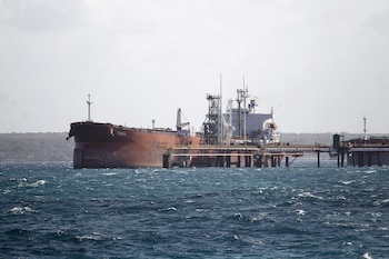 El petrolero, propiedad de Sovkomflot, llegó a Cuba procedente del puerto ruso de Primorsk (EFE)