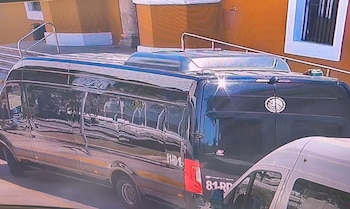 Policías ministeriales afuera del Congreso