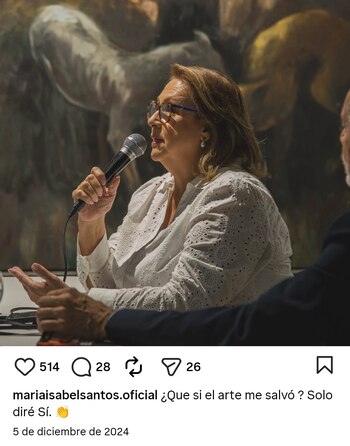 Victoria Eugenia says: