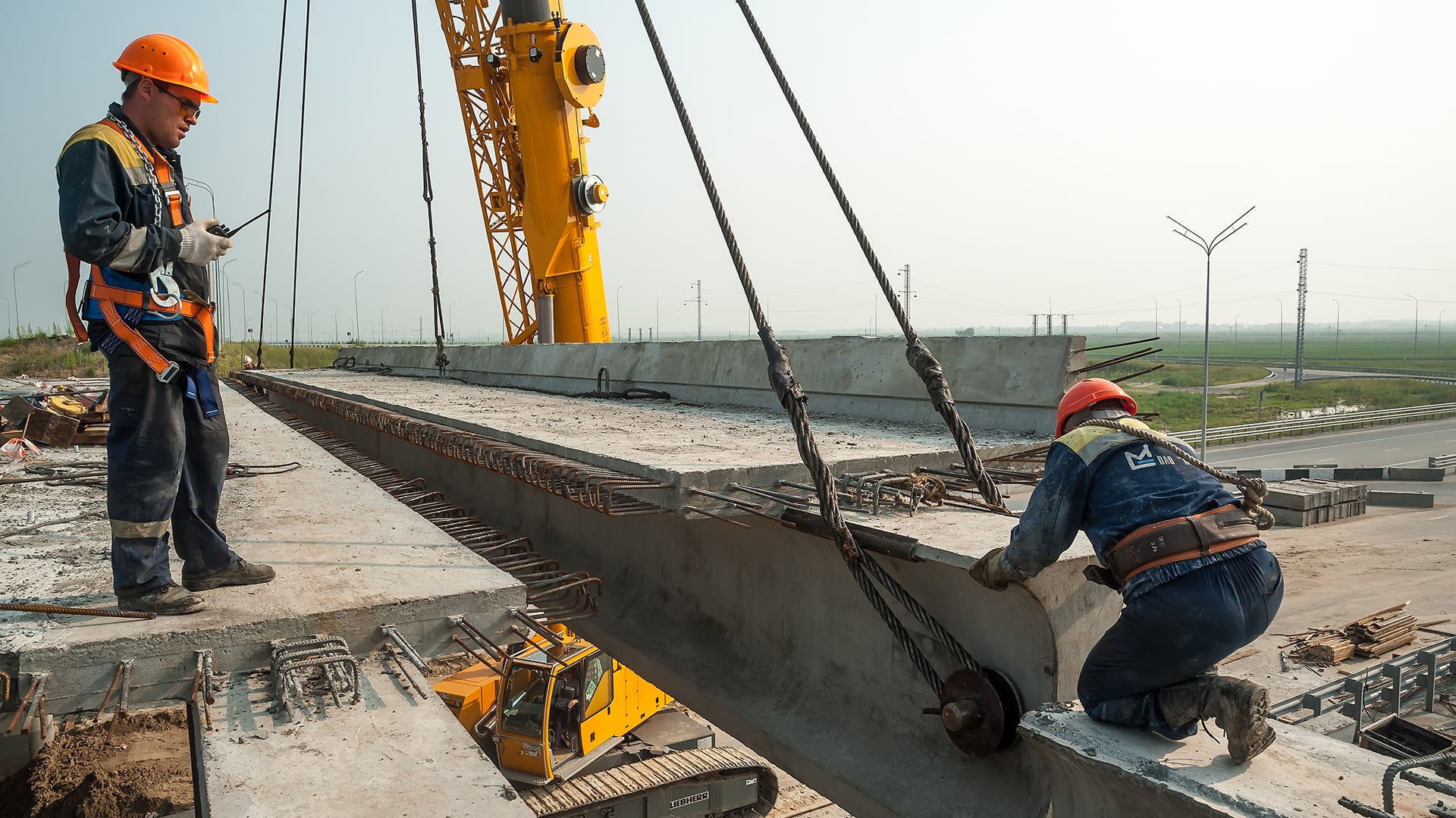 El Gobierno paralizó la obra pública ni bien comenzó la gestión pero afrontará el pago de una abultada deuda (Istock)